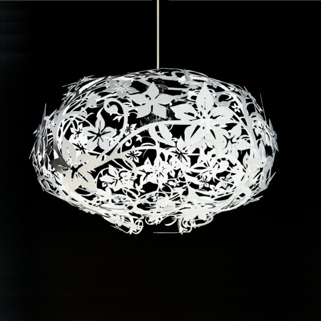 biela kovová závesná lampa štýlová dekorácia do obývačky Závesná lampa so štýlovým vzorom listov