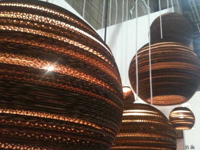 závesné žiarovky vyrobené z kartónu svetelné tienidlo hrajte scraplights závesné svetlá kartónové svetelné tiene hra scraplights