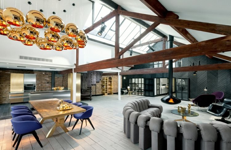 Závesné svetlá jedáleň futuristický podkrovný byt moderný