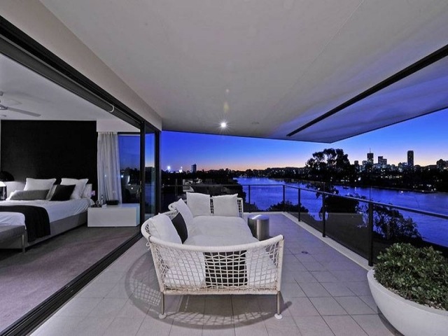 nábytok-relax-terasa-s-výhľadom-na-brisbane-rieka-penthouse