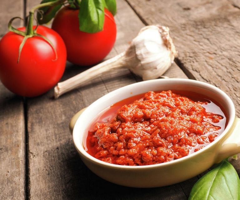 Použite červené pesto a okoreňte rôzne jedlá