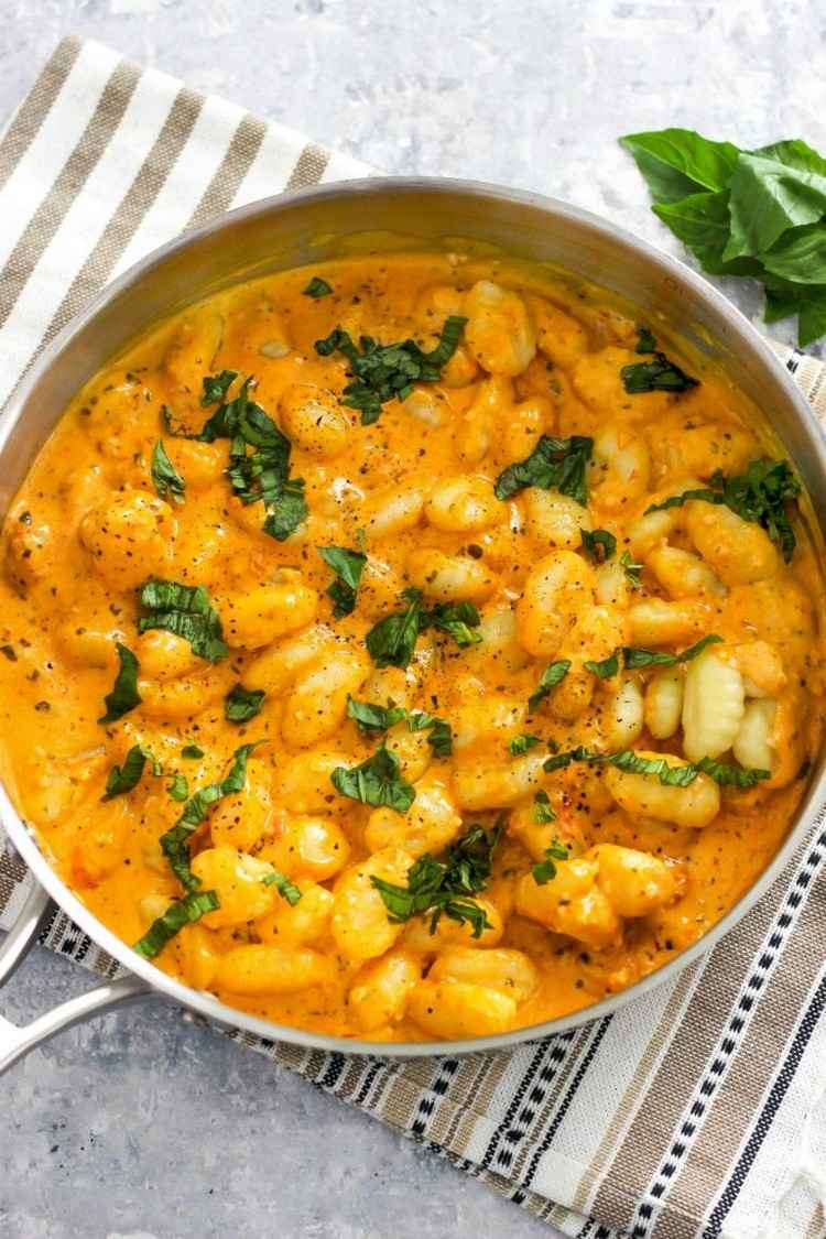 Krémové zemiakové gnocchi s pesto rosso