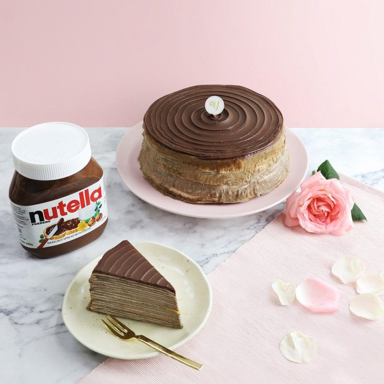 Recept na čokoládovú palacinku Nutella Koláč vyrobený z palaciniek s čokoládovým krémom