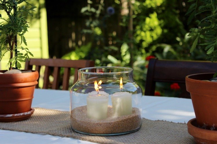 rastlina-proti-komárom-domáce-prostriedky-sviečky-vonné sviečky-hmyz