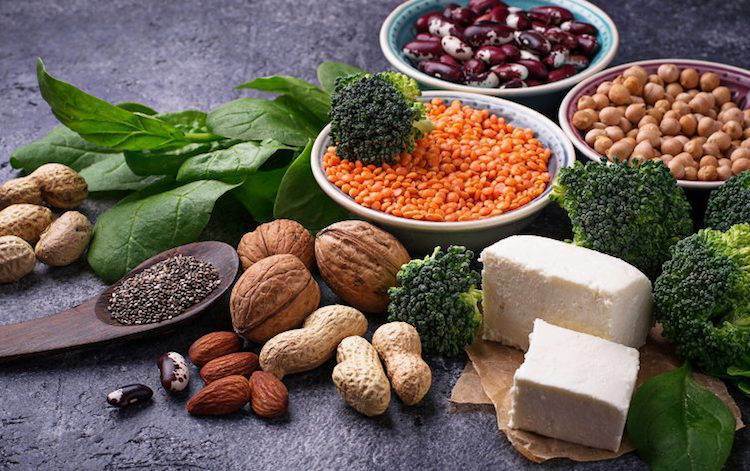 rastlinné bielkoviny orechy tofu špenát strukoviny zelenina s vysokým obsahom bielkovín