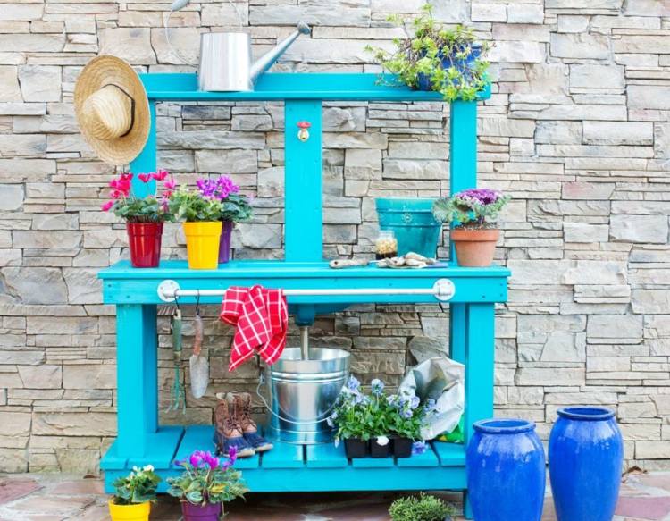 drevená výsadba stôl paleta kvetina zalievanie