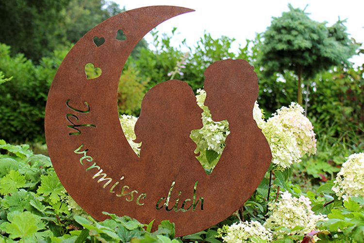 Nápady na záhradnú figúrku s ľahkou starostlivosťou o hrob