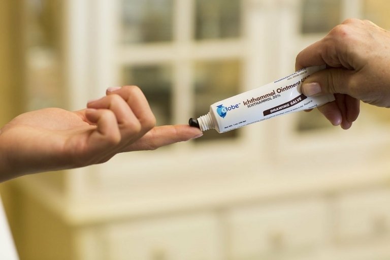 Vytiahnutá masť sa má aplikovať iba na postihnuté miesto, aby sa podporilo hojenie