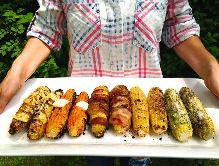 Paleo piknik s grilovanou kukuricou na klasu Recepty na piknik-kukurica na grile-slanina-omáčka-bylinkové lupienky