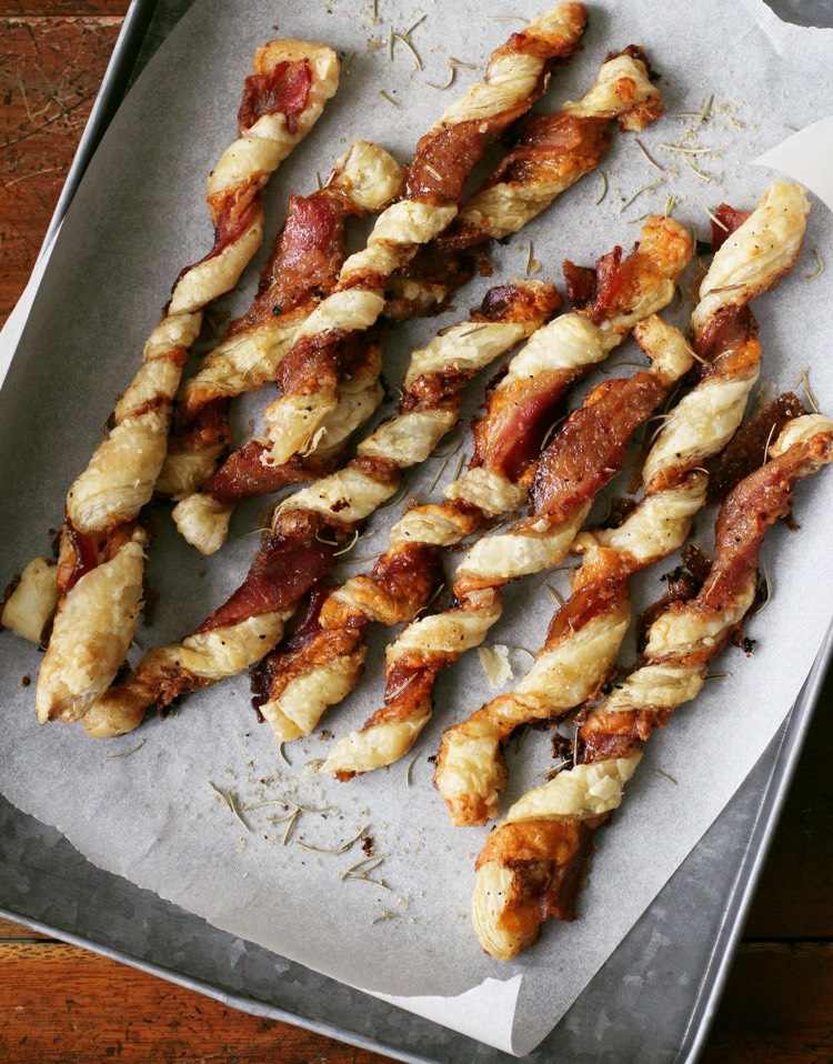 Špirály s lístkovým cestom a slaninou piknik-recepty-lístkové cesto-nápady-rosmain-tyčinky-mäso