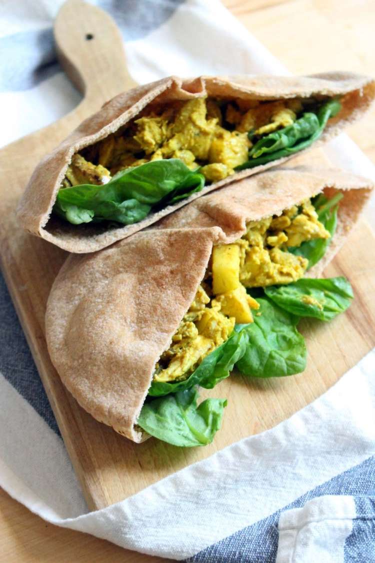 Šalátové zábaly s kuracím karí Recepty na piknik -príslušenstvo-kari-kura-šalát-chlieb-ľahké-jesť