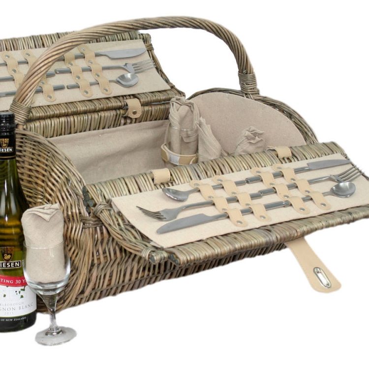 praktické a krásne môžu ísť ruka v ruke piknik-recepty-príslušenstvo-košík-prútené-ratanové-dvojčlenné-príbory-okuliare