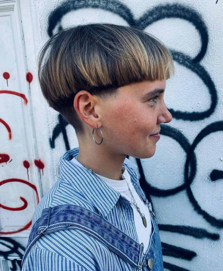 Trendy účes s hríbovou hlavou Módne strihy v móde, jar 2021