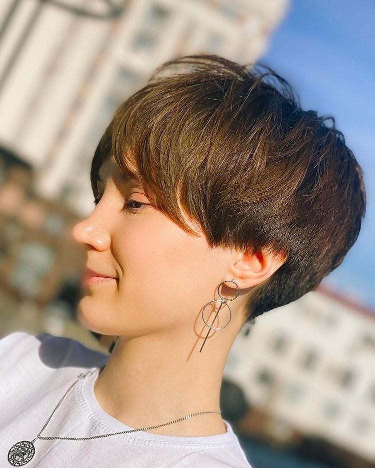 Krátke účesy, štýl účesu hlavy huby 2021