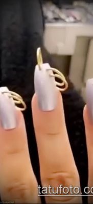 Photo Nail Piercing (value) - example drawing - 002