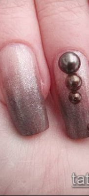 Photo Nail Piercing (value) - example drawing - 059