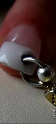 Photo Nail Piercing (value) - example drawing - 065