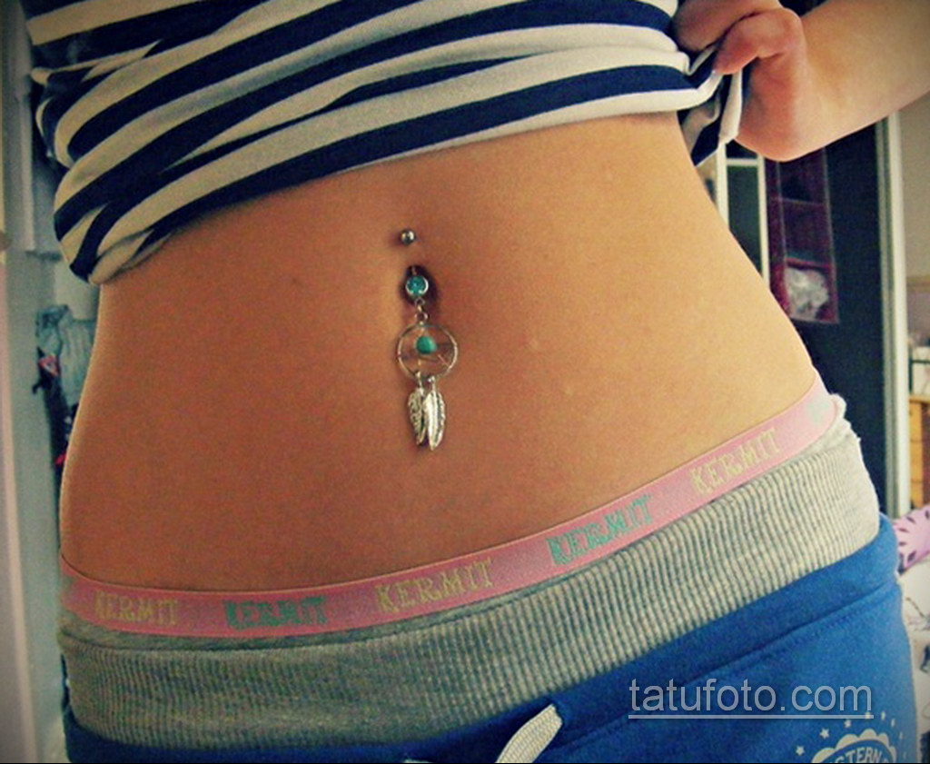 Girls navel piercing - photo 2