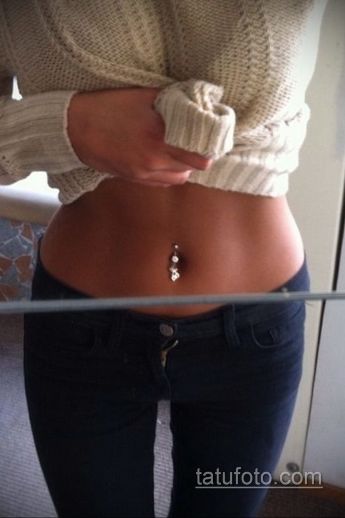 Girls navel piercing - photo 4