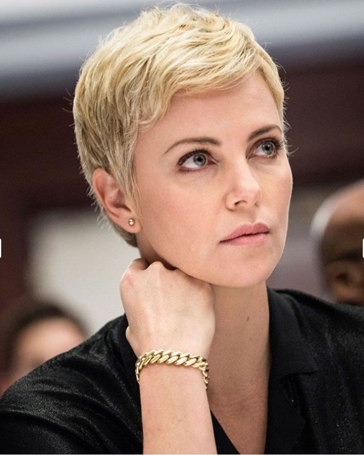 Pixie strih pre ženy nad 50 rokov