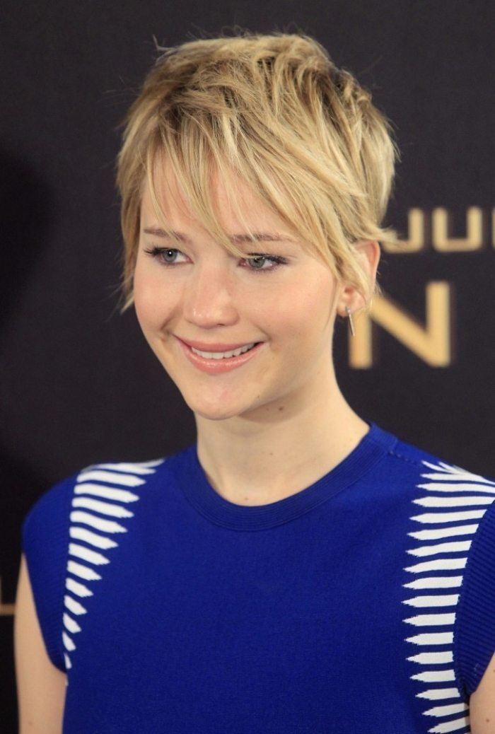 Trendsetter medzi frusurami hviezd pixie strih s ofinou Trendsetter-frusuren-stars-pixie-cut-short-hair-style-nápady