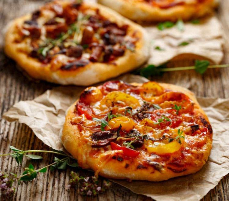 Pripravte si pizzu na recept na polevu na grile