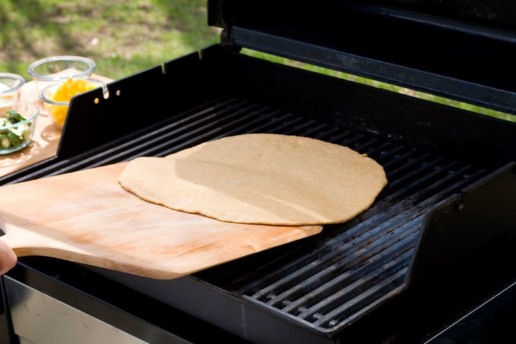 Urobte si pizzu sami na grile