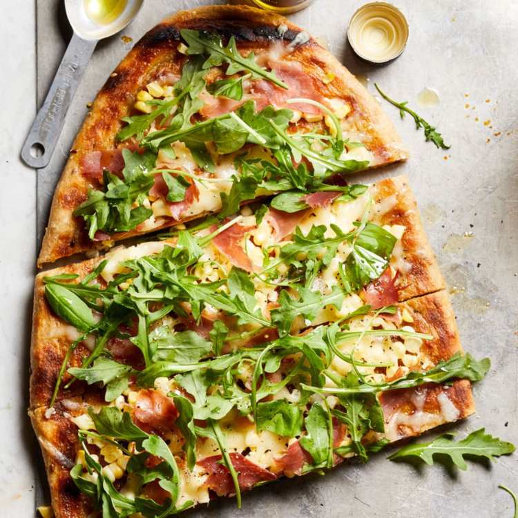pizza gril recept polevy syr bazalka syr prosciutto