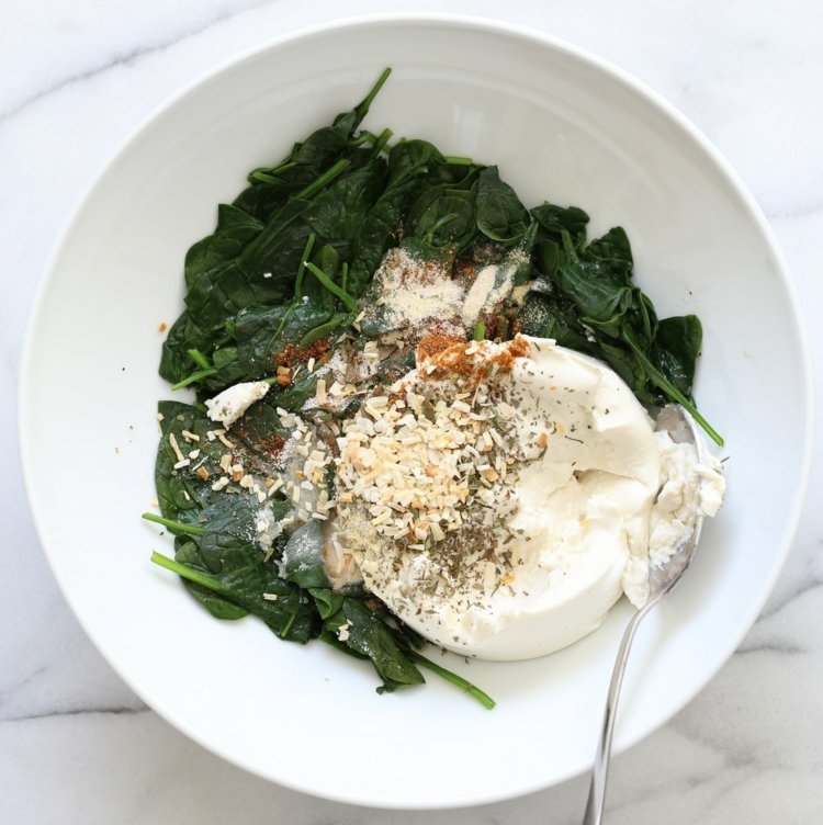 plnené rožky na pizzu recept smotanový syr korenie z lístkového cesta