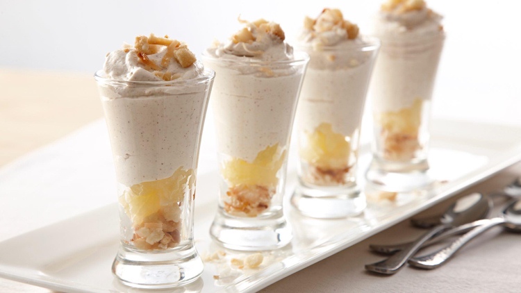 pina-colada-recept-hrnček-dezert-krém-sladký