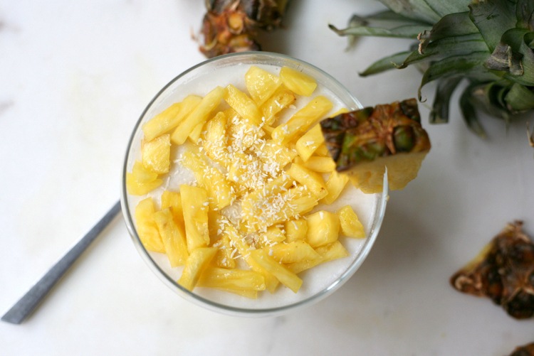 pina-colada-smoothie bez alkoholu-kokosovo-ananásové