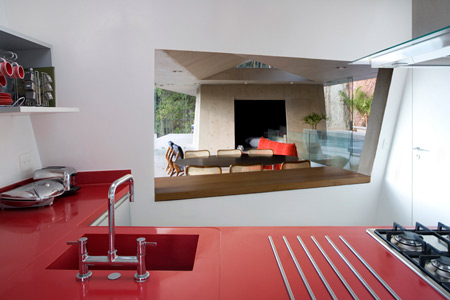 moderná kuchyňa v dizajne domu