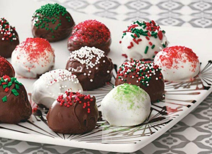 lahodné sušienky čokoládovo biely čierny cukor perly