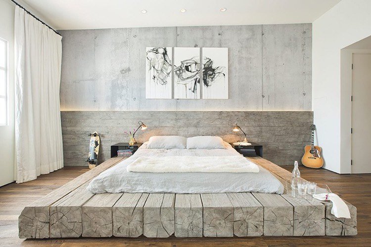 Podstavec zo starých drevených trámov a steny betónového vzhľadu build-up-bed-build-rustikal-wood-wall-beton-look
