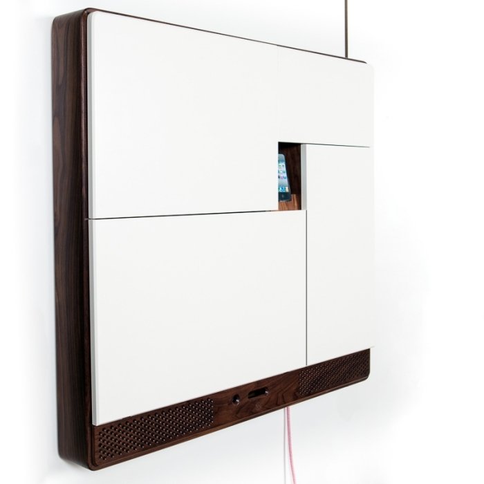 Podpad-užitočný kus nábytku s integrovaným audio systémom so zatvorenými dverami-podpad-slúži-ako-audio-systém