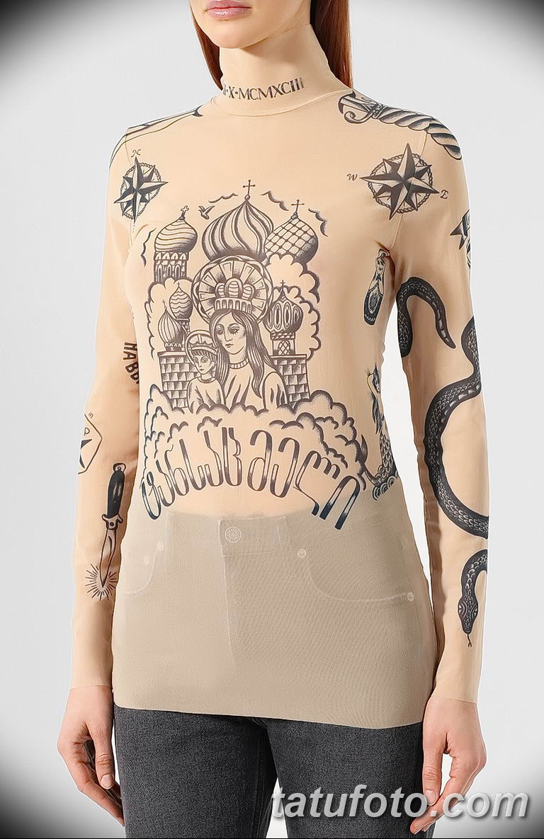 Revija kolekcije Vetements u Parizu - odjeća s kriminalnim tetovažama, kupolama i prostirkom - fotografija 3