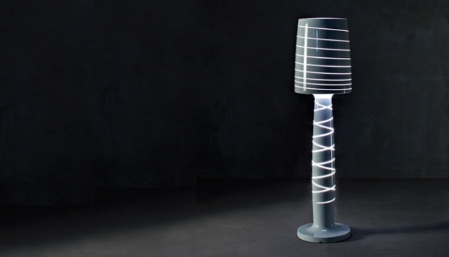 Polyetylénová stojacia lampa serralunga Lady Mary Jane Polyetylénová stojacia lampa serralunga Lady Mary Jane