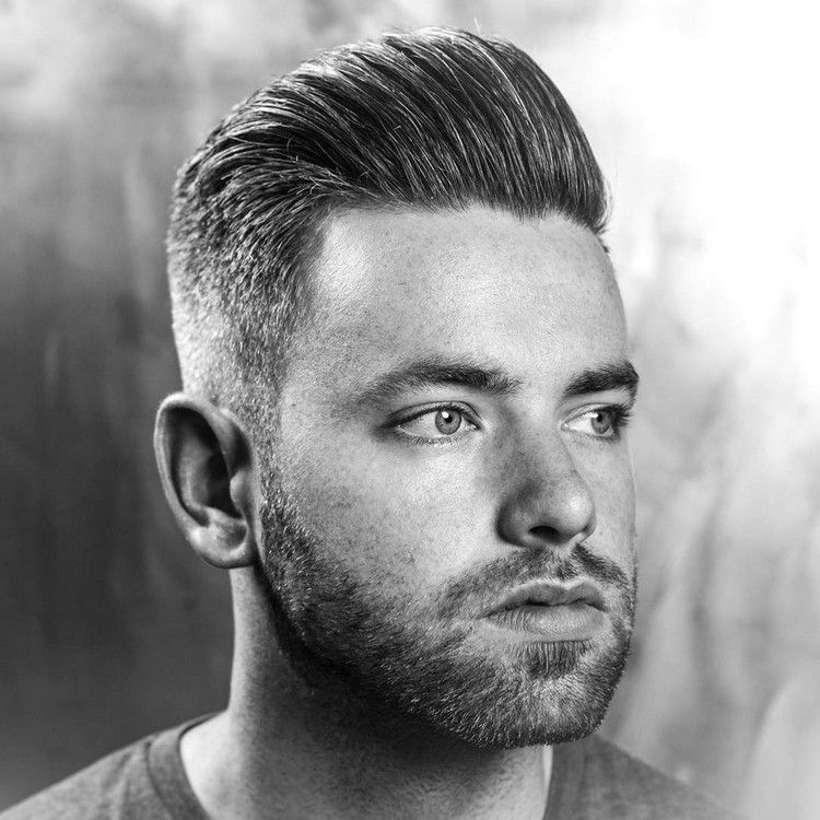 Pánsky účes s podrezaním a pompadourom vzadu pompadour-hair-men-fade-top-hair-to-the-back