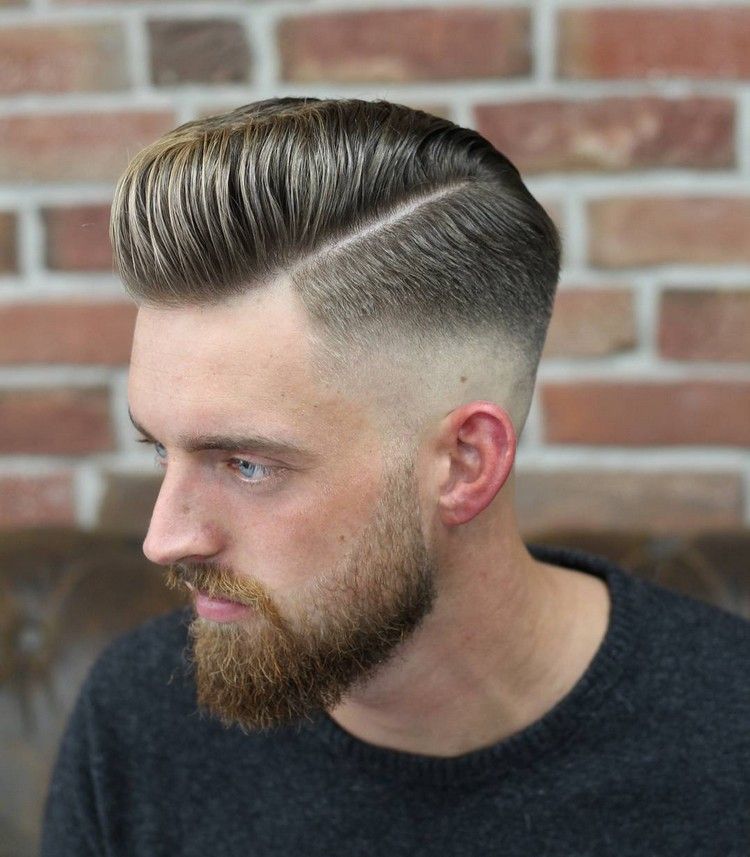 Pánsky vyblednutý účes Pompadour ako britva pompadour-účes-britva-vyblednuté-muži-účesy-bočné lúčenie
