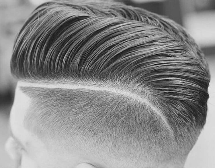 Podrezanie s rozchodom - moderný pánsky účes pompadour-účes-lúčenie-holenie-trend-účes-muži