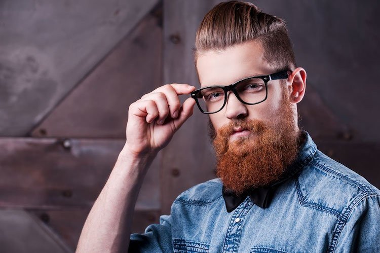 Hipsterský štýl s bradou a pompadourom pompadour-účes-podrezaný-hipster-účes-fúzy-štýl