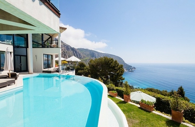 závody na výrobu ratanového nábytku v modernom tvare