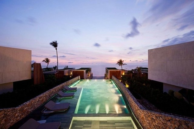 Osvetľovacie ležadlá oporná stena z prírodného kameňa