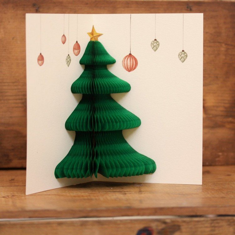 Vystrihnite vianočný stromček zo zeleného akordeónového papiera vianočné pohľadnice-vlastný dizajn-pop-up-plástev medu-vianočný stromček-harmonika-papier
