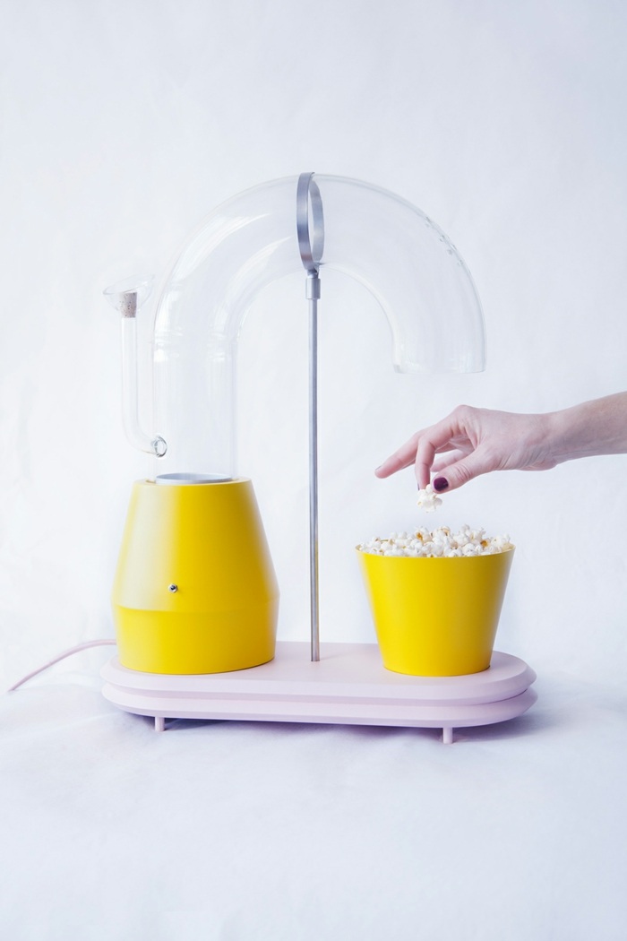 Popcorn môžete rýchlo pripraviť na filmový večer Popcorn Food Device Prepare Yellow Design