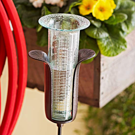 nápady na záhradný merač dažďovej vody šetria vodou nápady pre záhradu na záchranu vody merací prístroj na dažďovú vodu