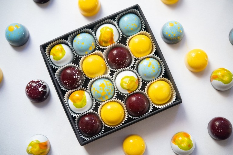 Ozdobte čokoládu Vyrobte si vlastné vianočné čokolády