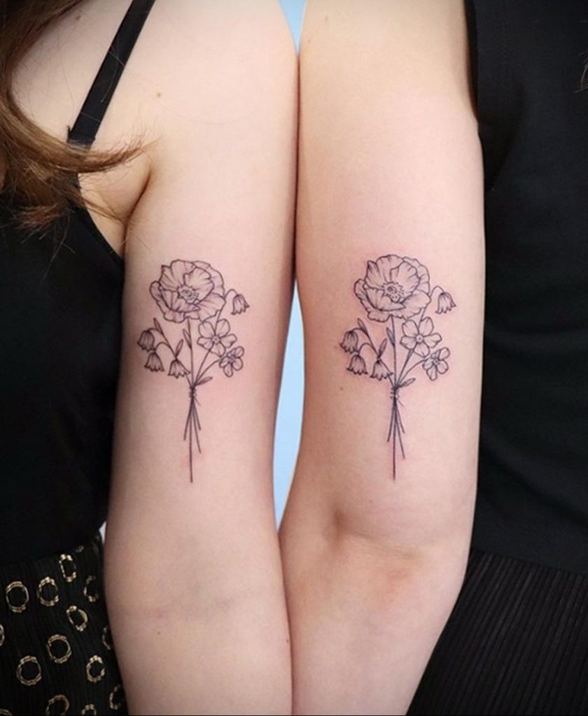 Tatuaż dla par z bukietem kwiatów dla dziewczyn - zdjęcie