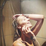 Fotografija Tuširanje s tetovažom 07/04/2021 №104 -Tuširanje tetovažom-