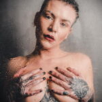 Fotografija Tuširanje s tetovažom 07/04/2021 №088 -Tuširanje s tetovažom-